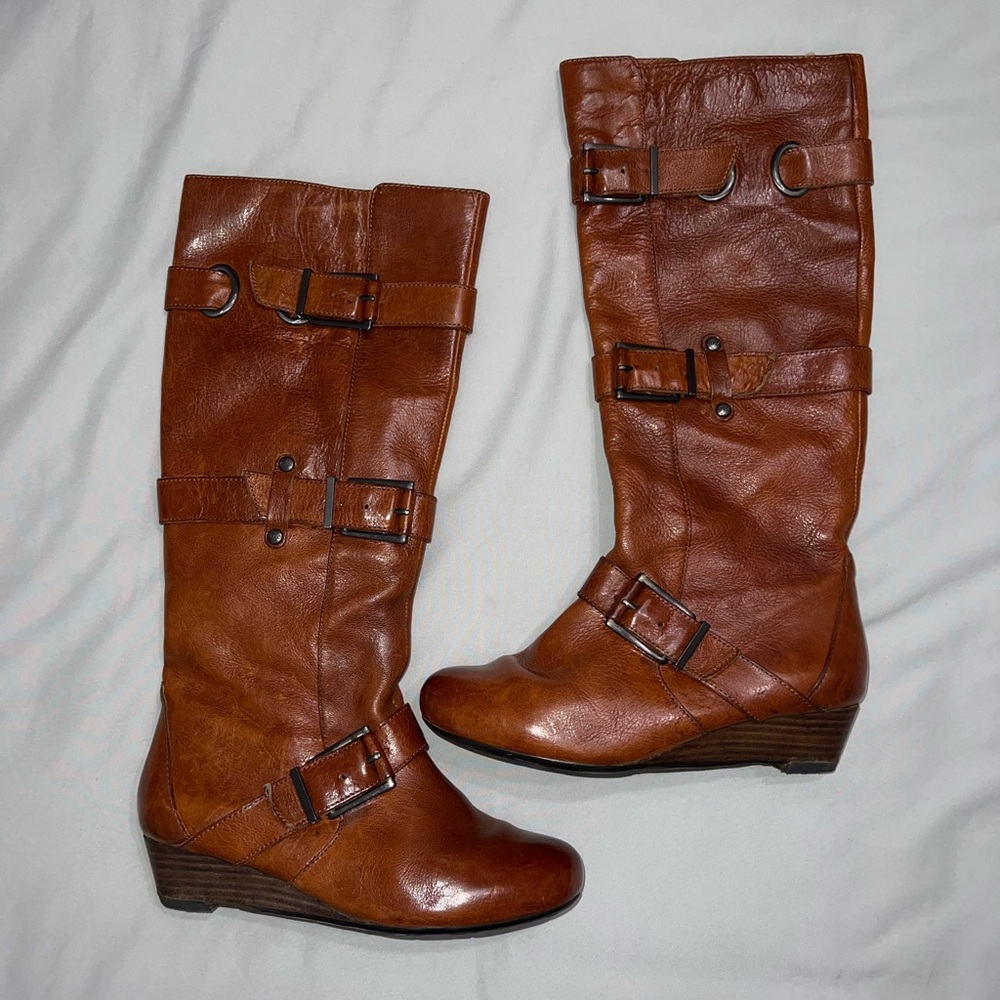 Tan Brown leather boots with buckles